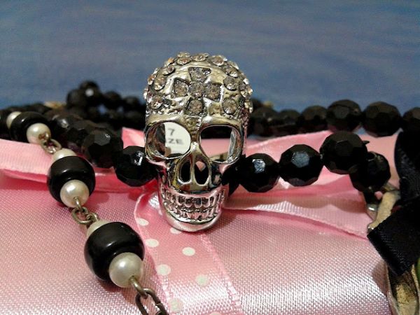 Anel Caveira Crucifixo Prateado